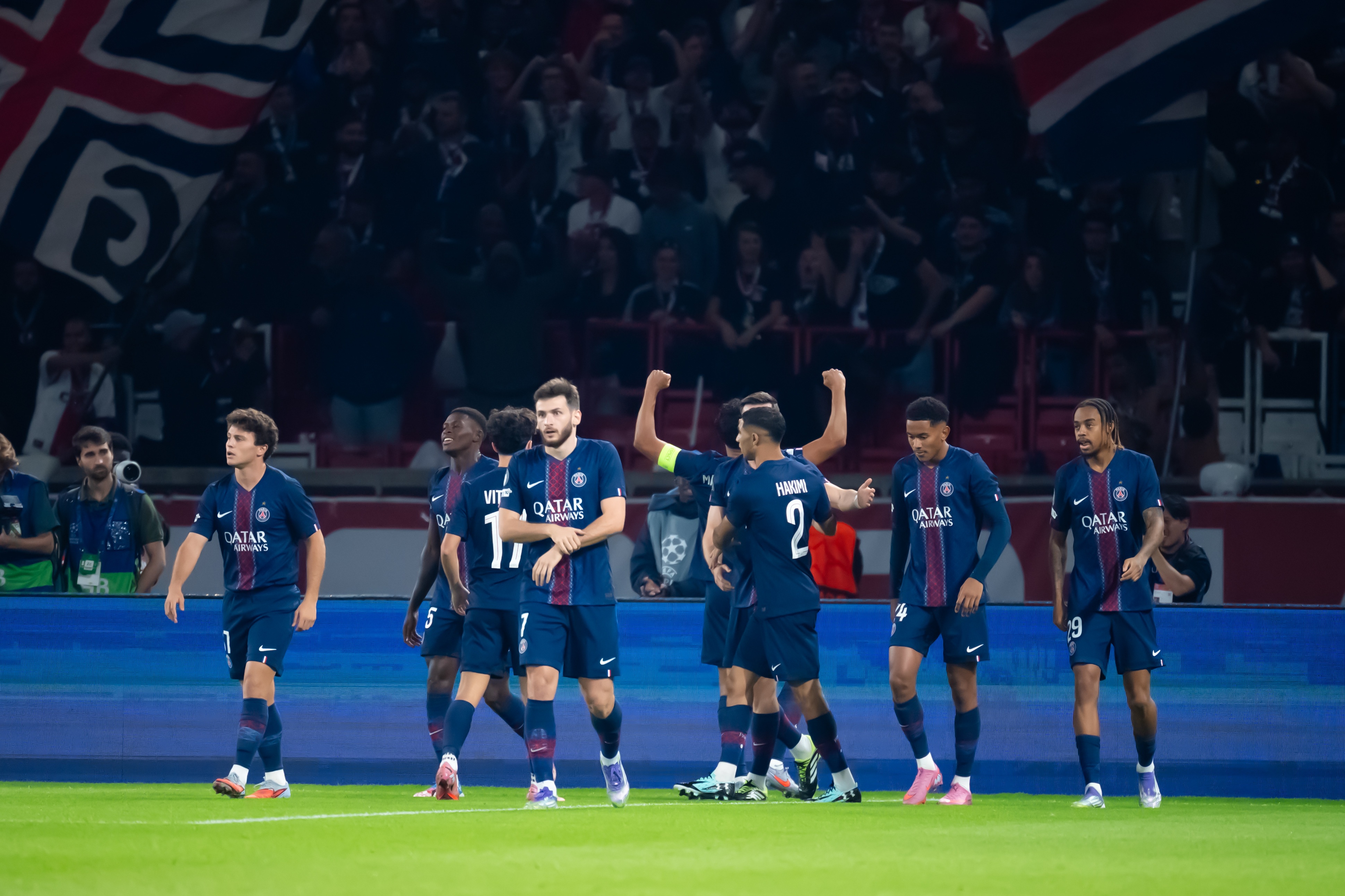 队报：主场大胜切尔西获得信心，巴黎球员希望本赛季卫冕欧冠