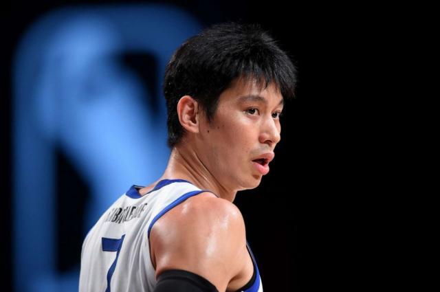 为亚裔群体发声抗议 林书豪始终没有停下脚步